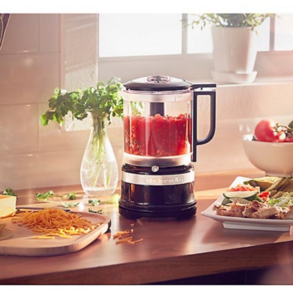 5-cup food processor - great for small spaces - Picture 2 of 4